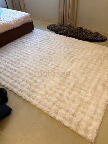 White Plush Shaggy Rug - Good Condition