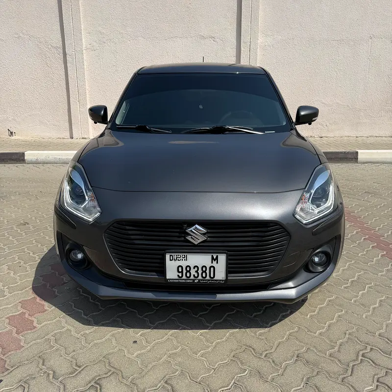 Suzuki Swift 2020 — photo 1 of 10