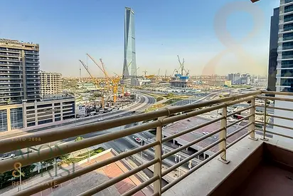 Unfurnished | 2 BR | Vacant | Middle Floor