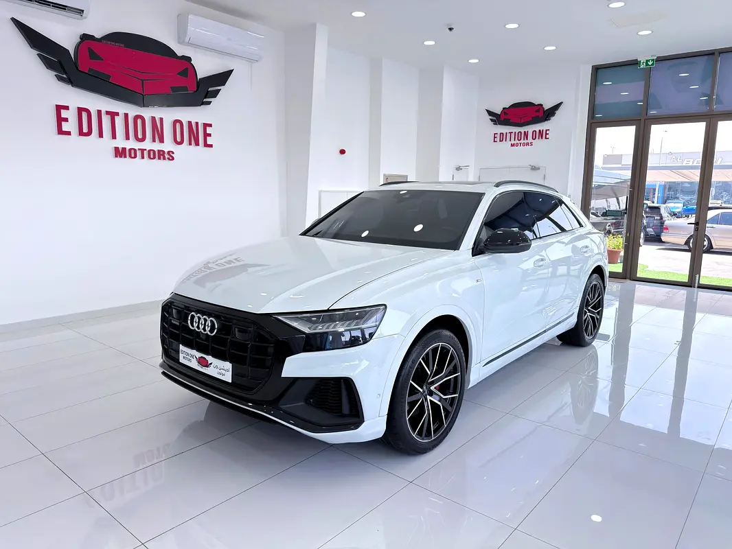 Audi Q8 2020 — photo 1 of 10