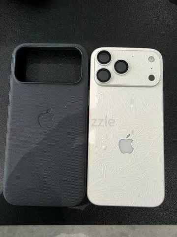 Iphone 17 Pro Max TRA White 2 TB With APPLE CARE PLUS TILL MARCH 2028 100% BATTERY.