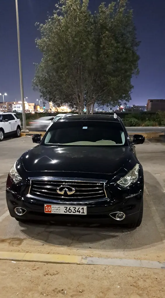 Infiniti QX70 2014 — photo 1 of 6