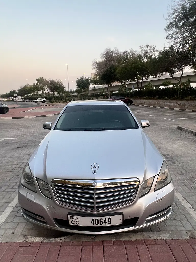 Mercedes-Benz E-Class 2012 — photo 1 of 8
