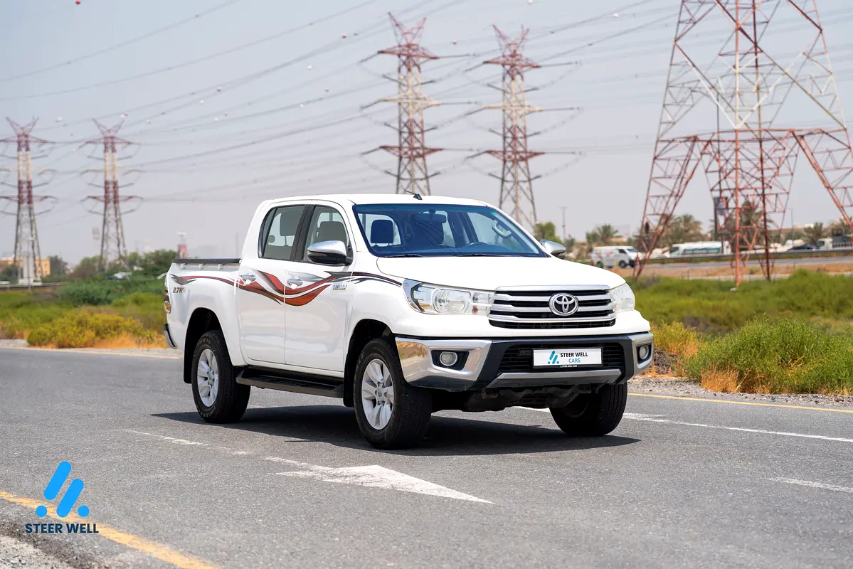 Toyota Hilux 2020 — photo 1 of 20