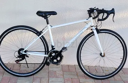 Road bike wheel size 700cc delivery available