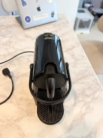 Capsule coffee machine Nespresso Inissia by De’Longhi