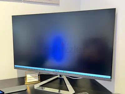 1x ViewSonic VX3276-2K-MHD-2 Model Screen + Monitor Arm