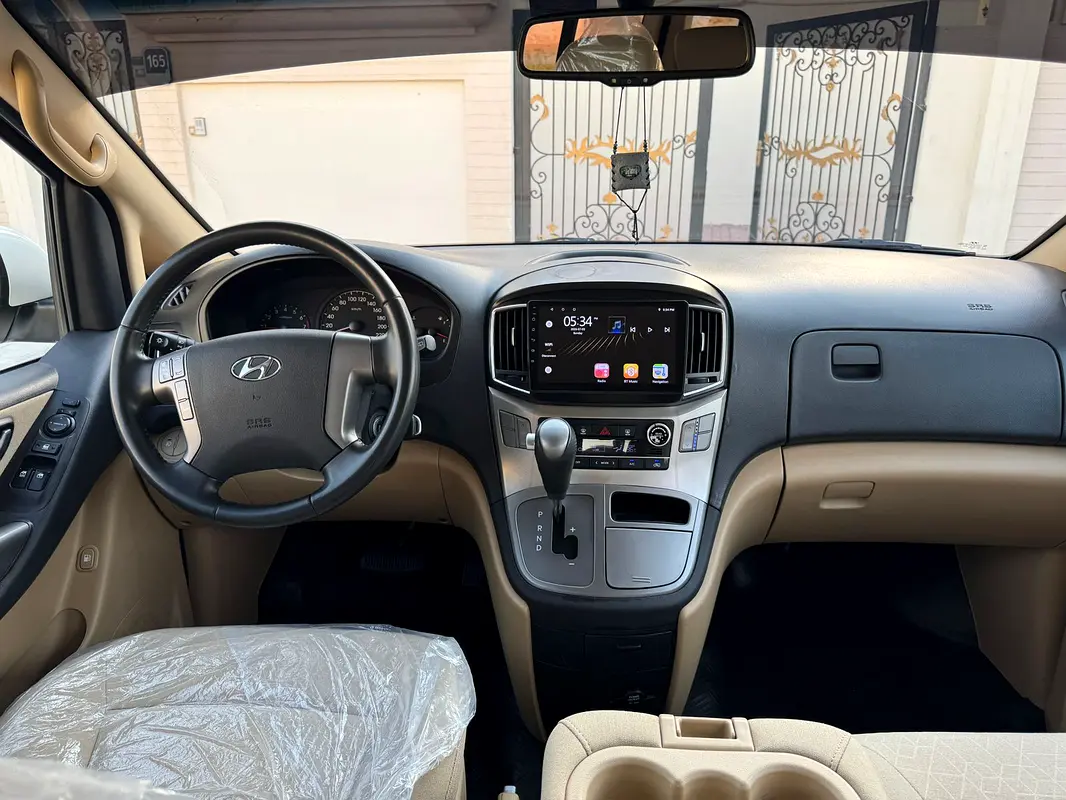 Hyundai H1 2021 — photo 1 of 19