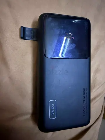 INIU Fast Charge Power Bank with Digital Display 25000 mAh