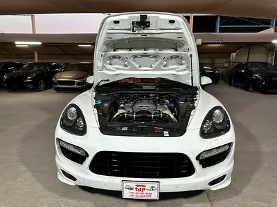 2014 Porsche CAYENNE photo 9