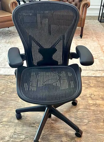 Herman Miller Aeron Size B Ergonomic Office Chair - Good Condition ultimate comfort