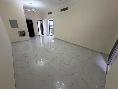 شقة غرفة وصالة (أول ساكن) في بناية جديدة بالجرف 3، قريبة من السوق الصيني ومركز القبائل، بموقع مميز على الشارع الرئيسي مع سهولة الوصول إلى دبي والشارقة