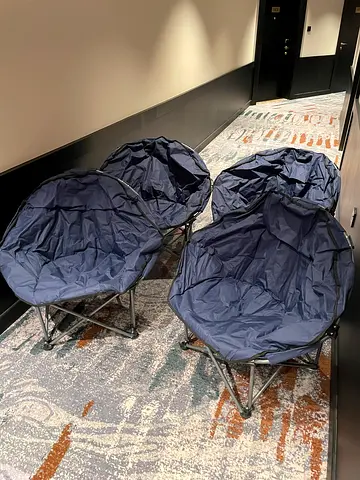 4 outdoor chairs in excellent condition