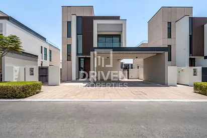 Modern Villa | Prime Location | Rooftop Terrace