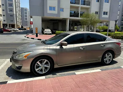 Nissan Altima SV 2013, GCC, Lady Driven, no accident
