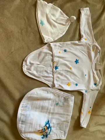 Newborn Baby Clothing Set (0–3 Months) – Gently Used
