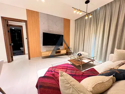 Multiple Cheques | Spacious | Chiller free | Near Circle Mall