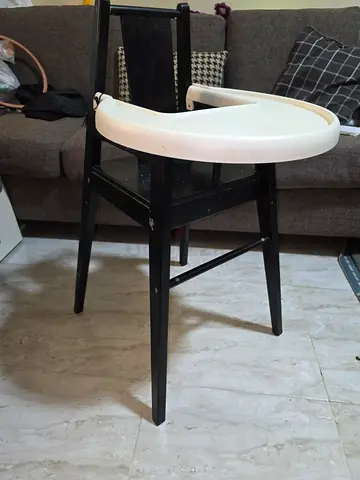 Wooden baby high chair with removable tray