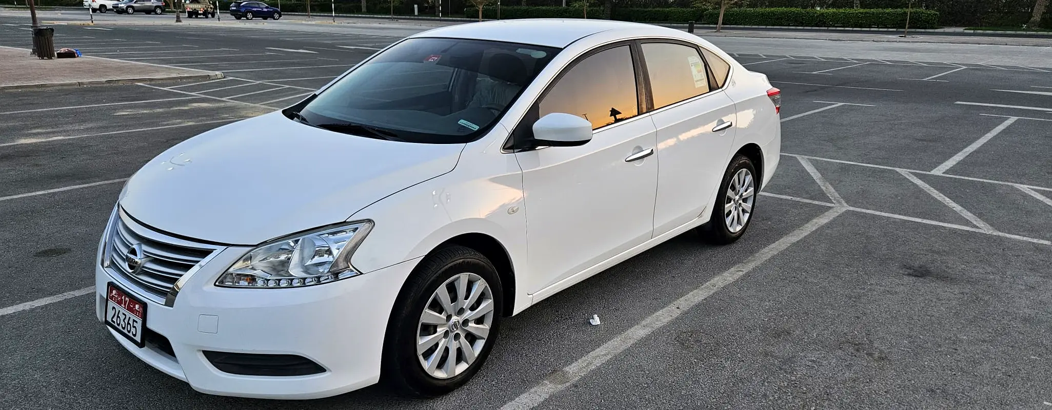 Nissan Sentra 2019 — photo 1 of 15