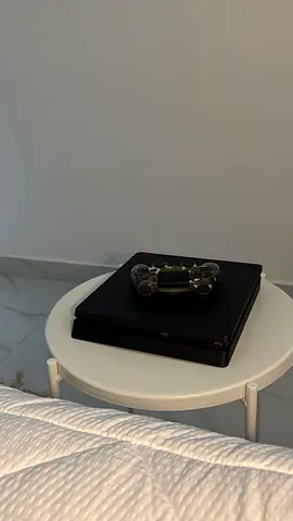 Sony PlayStation + Controller + 6 Games