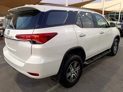 2019 Toyota FORTUNER 照片 4