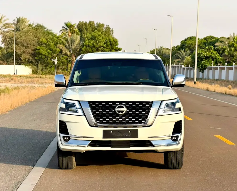Nissan Patrol 2013 — photo 1 of 19