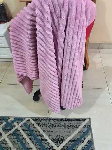 Throw Blanket For 15 dhs