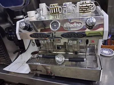 Lavazza Coffee Machine – Excellent Condition Lavazza Espresso Coffee Machine – Like New Original Lav