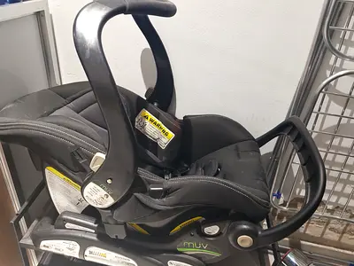 Muv infant car seat carrier - good used condition