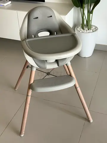 Mamas  papas JUICE baby high chair with tray and wooden legs - good condition