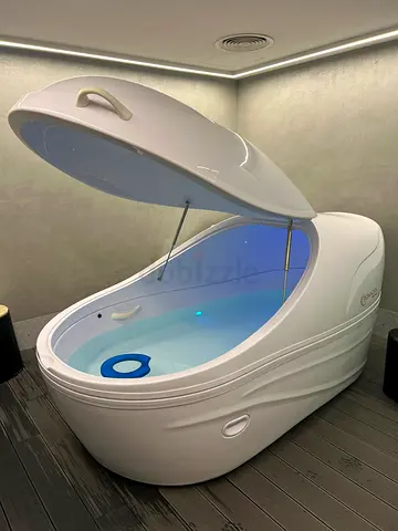 Sensory Float Pod / Relaxation Float Tank - White, Excellent Condition
