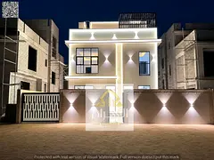 Villa with a swimming pool, 3 floors, central air conditioning, custom finishing, with a large yard