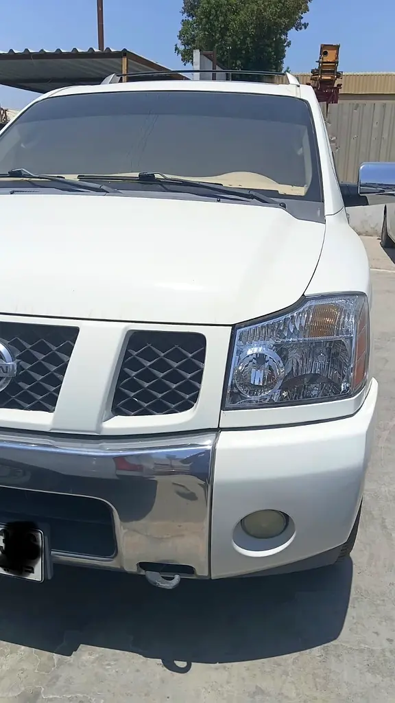 Nissan Armada 2007 — photo 1 of 10
