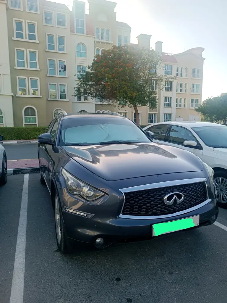Infiniti FX45/FX35 2010 — photo 1 of 6