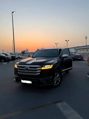 2024 Toyota Land Cruiser 300 VXR – Excellent Condition | First Owner | Al-Futtaim Warranty