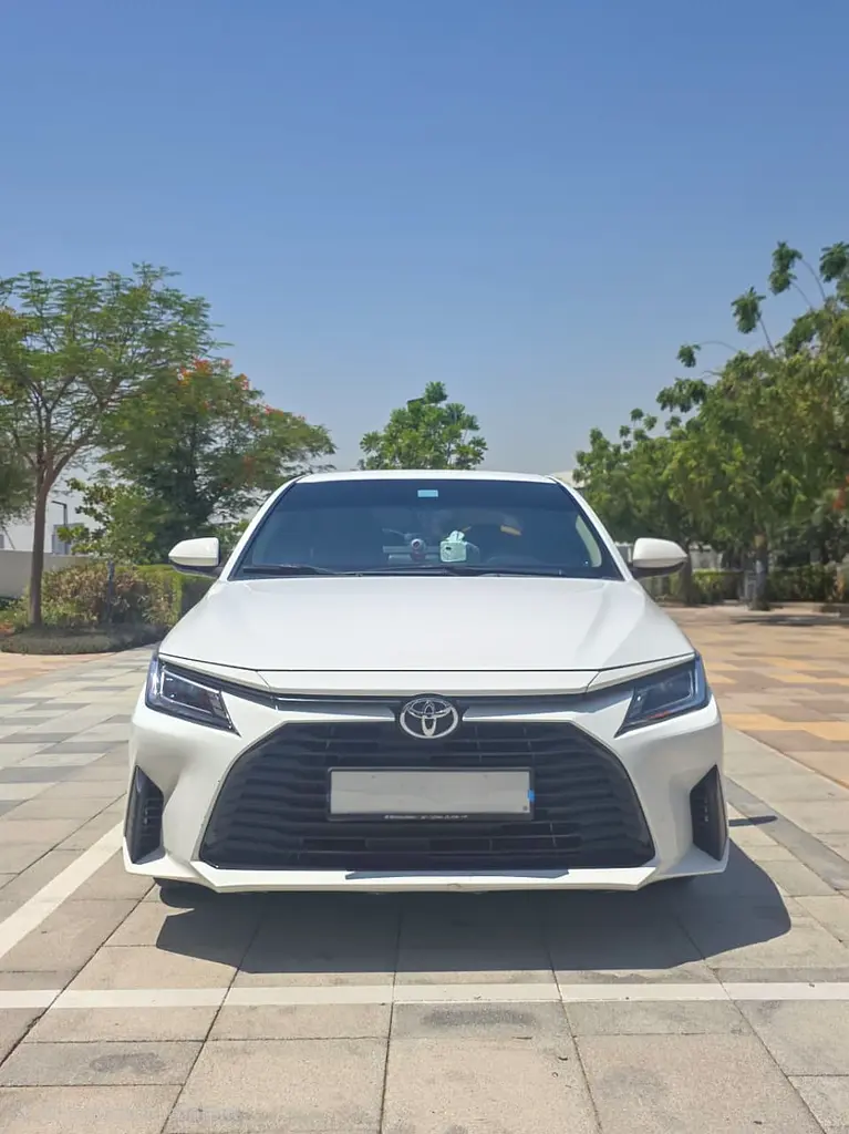 Toyota Yaris 2024 — photo 1 of 3
