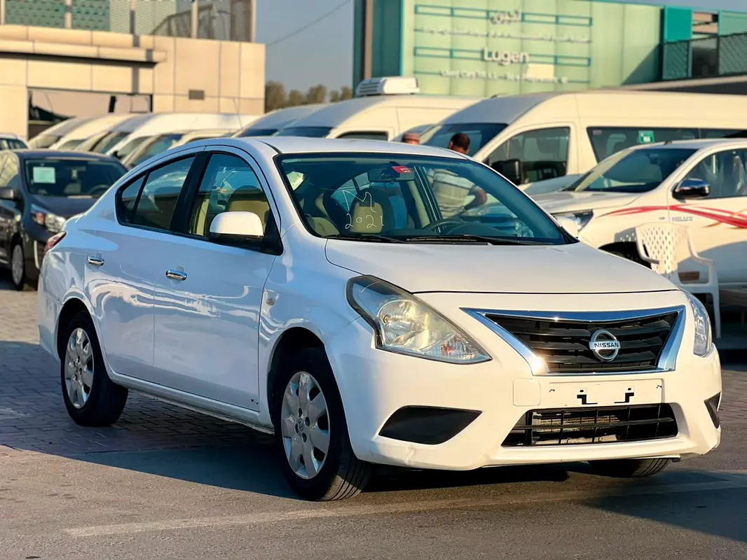 Nissan Sunny 2021 — photo 1 of 10
