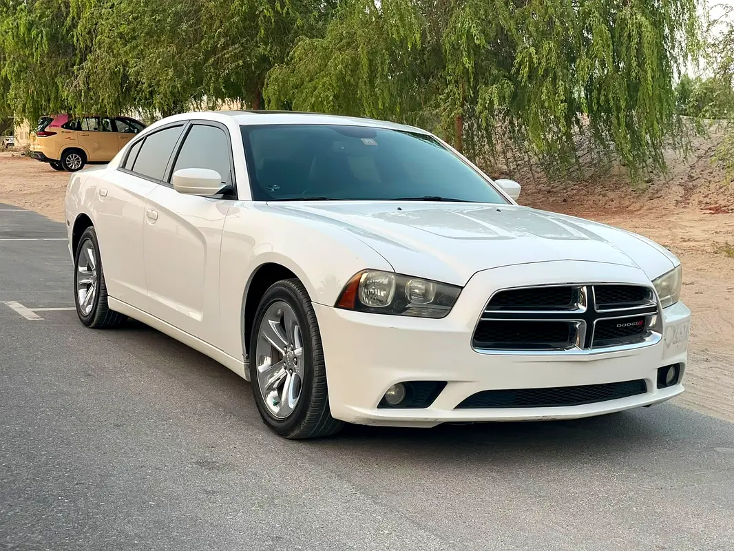 Dodge Charger 2014 — photo 1 of 13
