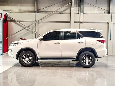2018 Toyota FORTUNER — фото 5