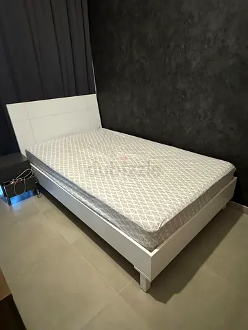 Single Bed + Mattress - Almost new