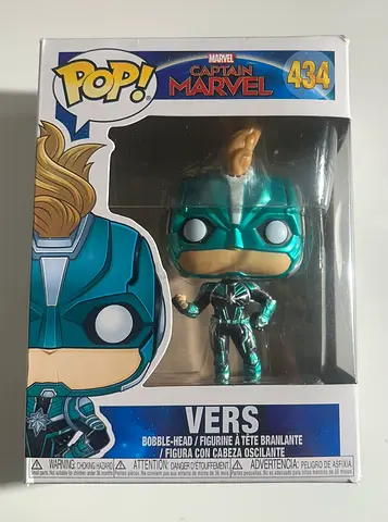Vers captain Marvel funko pop