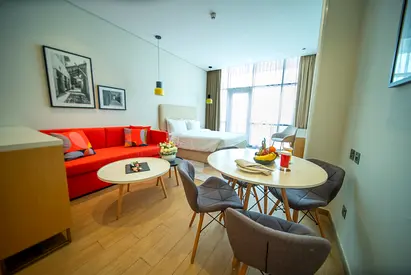 Fully Furnished Studio with 4* Facilities, Vacant