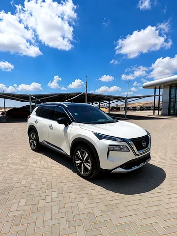 2024 NISSAN XTRAIL SL FULL OPTION - GCC SPECS - 24,000KM PANORAMIC ROOF- 7PASSENGER SUV