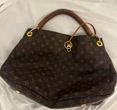 Authentic Louis Vuitton Artsy GM Monogram Canvas – Excellent Condition