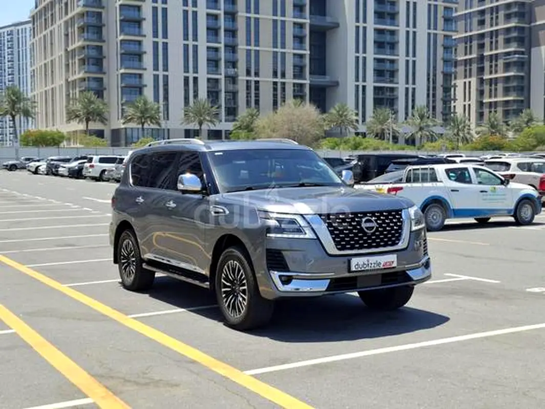 Nissan Patrol 2022 — photo 1 of 12