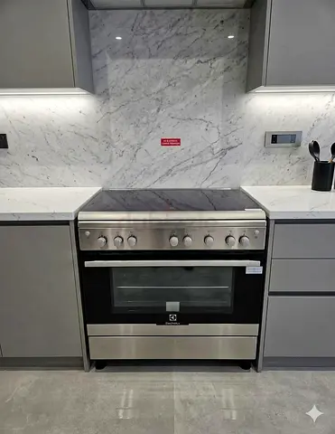 Electrolux Cooking Range full gass 5 burner model  EKG9000A4X 90x60
