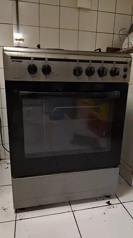 Used freestanding gas oven and stove - 4 burners, working condition