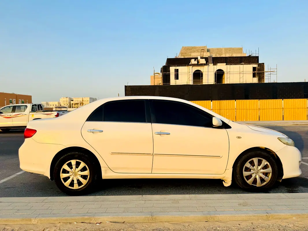 Toyota Corolla 2009 — photo 1 of 5