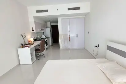 Bright Studio | Prime Location | Built in Wardrobe