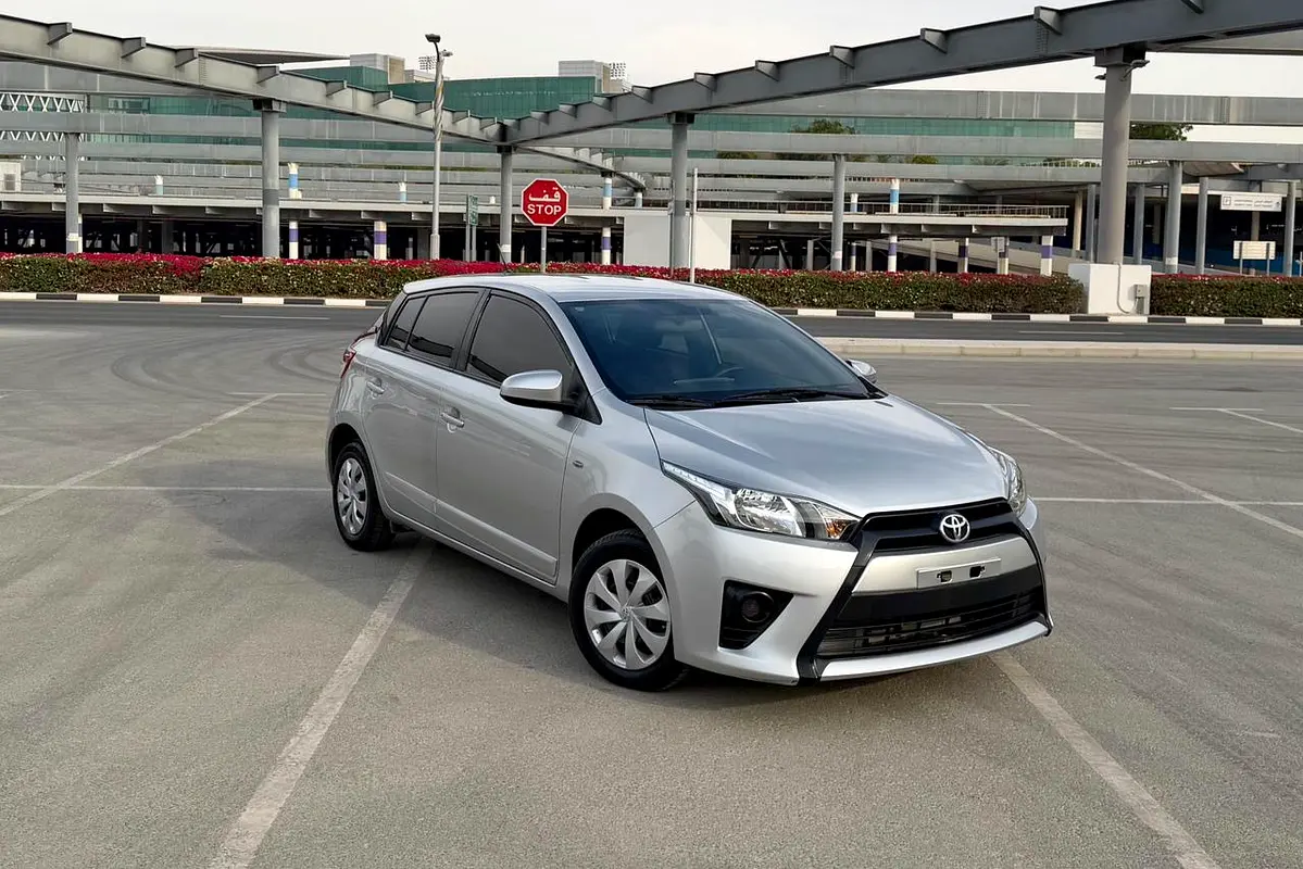 Toyota Yaris 2018 — photo 1 of 17